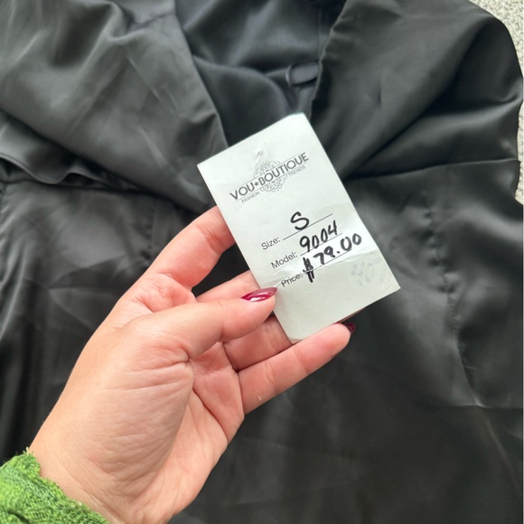 Black one shoulder night dress. Great condition! S but definitely fits a medium - Picture 2 of 3